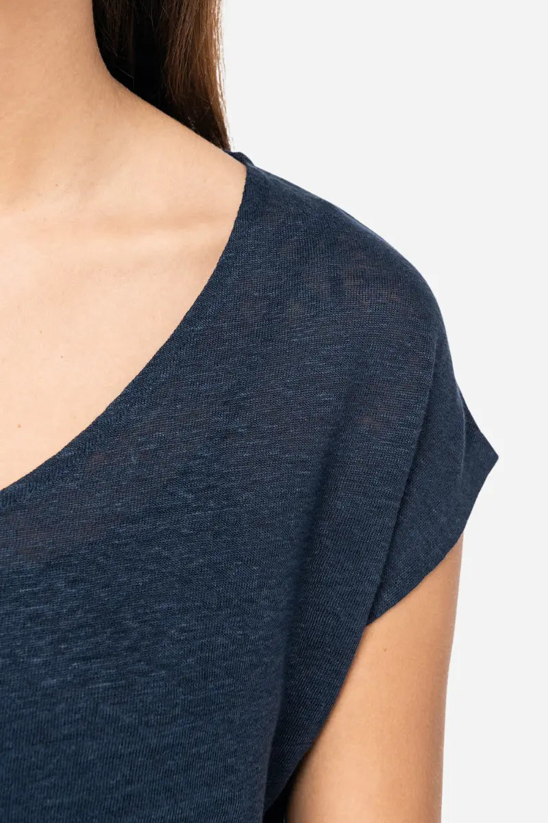 T-shirt in lino donna con scollo a V